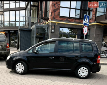 Черный Фольксваген Туран, объемом двигателя 1.6 л и пробегом 190 тыс. км за 6999 $, фото 5 на Automoto.ua