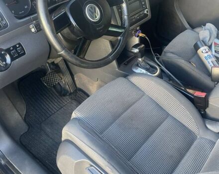 Чорний Фольксваген Туран, об'ємом двигуна 2 л та пробігом 1 тис. км за 3200 $, фото 1 на Automoto.ua