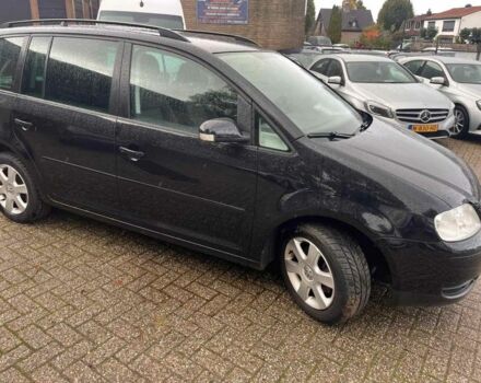 Черный Фольксваген Туран, объемом двигателя 1.6 л и пробегом 280 тыс. км за 6500 $, фото 3 на Automoto.ua