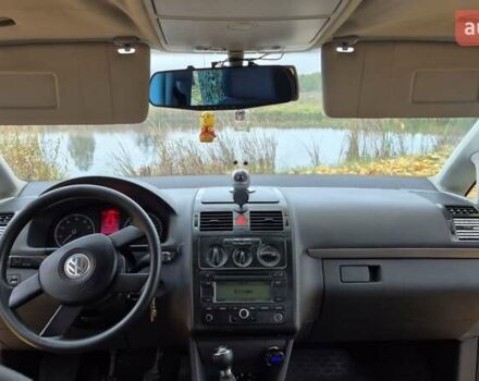 Черный Фольксваген Туран, объемом двигателя 1.39 л и пробегом 278 тыс. км за 5200 $, фото 13 на Automoto.ua