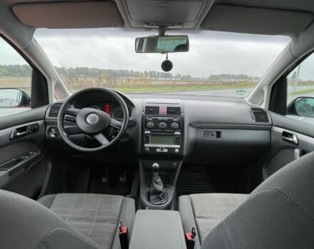 Чорний Фольксваген Туран, об'ємом двигуна 2 л та пробігом 339 тис. км за 6000 $, фото 13 на Automoto.ua