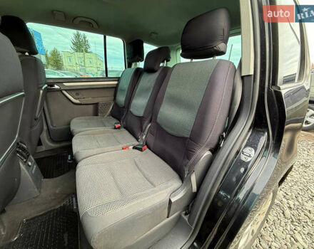 Черный Фольксваген Туран, объемом двигателя 2 л и пробегом 350 тыс. км за 5900 $, фото 36 на Automoto.ua