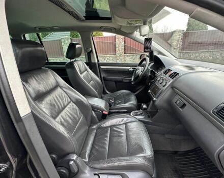 Черный Фольксваген Туран, объемом двигателя 2 л и пробегом 111 тыс. км за 4000 $, фото 10 на Automoto.ua