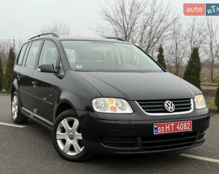 Чорний Фольксваген Туран, об'ємом двигуна 1.6 л та пробігом 220 тис. км за 6200 $, фото 1 на Automoto.ua