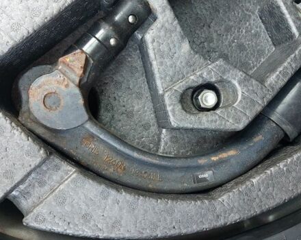 Черный Фольксваген Туран, объемом двигателя 1.6 л и пробегом 238 тыс. км за 5900 $, фото 17 на Automoto.ua