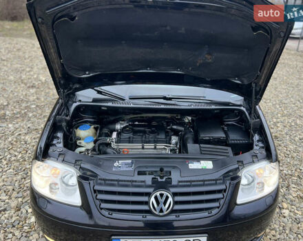Черный Фольксваген Туран, объемом двигателя 1.9 л и пробегом 285 тыс. км за 6200 $, фото 30 на Automoto.ua