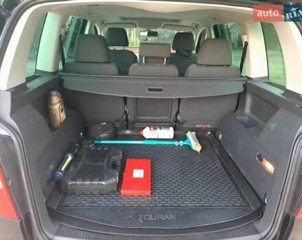 Чорний Фольксваген Туран, об'ємом двигуна 1.97 л та пробігом 291 тис. км за 7000 $, фото 9 на Automoto.ua