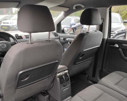 Черный Фольксваген Туран, объемом двигателя 1.6 л и пробегом 289 тыс. км за 5800 $, фото 12 на Automoto.ua