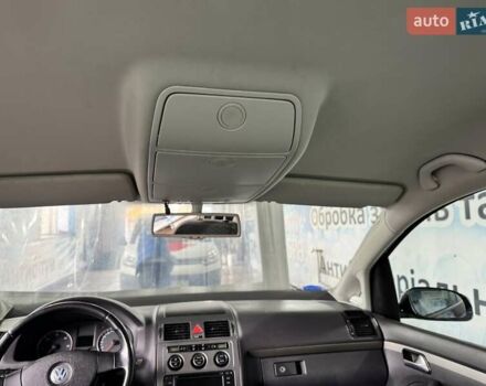 Черный Фольксваген Туран, объемом двигателя 1.97 л и пробегом 314 тыс. км за 7300 $, фото 31 на Automoto.ua