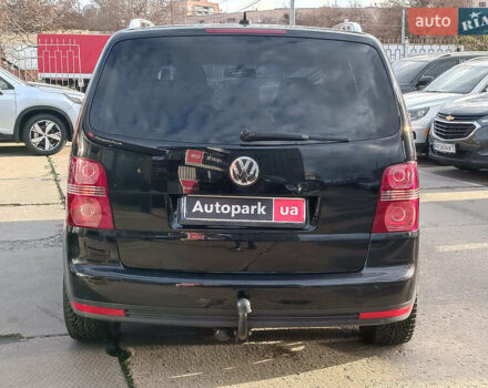 Черный Фольксваген Туран, объемом двигателя 2 л и пробегом 260 тыс. км за 9390 $, фото 8 на Automoto.ua