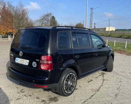 Черный Фольксваген Туран, объемом двигателя 1.9 л и пробегом 343 тыс. км за 7000 $, фото 5 на Automoto.ua