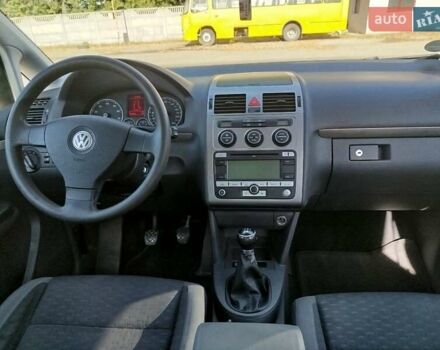 Черный Фольксваген Туран, объемом двигателя 1.98 л и пробегом 290 тыс. км за 5550 $, фото 11 на Automoto.ua