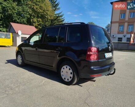 Черный Фольксваген Туран, объемом двигателя 1.98 л и пробегом 290 тыс. км за 5550 $, фото 4 на Automoto.ua