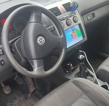 Черный Фольксваген Туран, объемом двигателя 2 л и пробегом 285 тыс. км за 7700 $, фото 8 на Automoto.ua