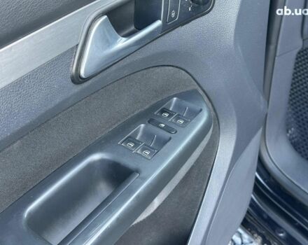 Черный Фольксваген Туран, объемом двигателя 2 л и пробегом 260 тыс. км за 7890 $, фото 13 на Automoto.ua