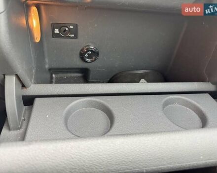 Чорний Фольксваген Туран, об'ємом двигуна 1.97 л та пробігом 313 тис. км за 7500 $, фото 34 на Automoto.ua