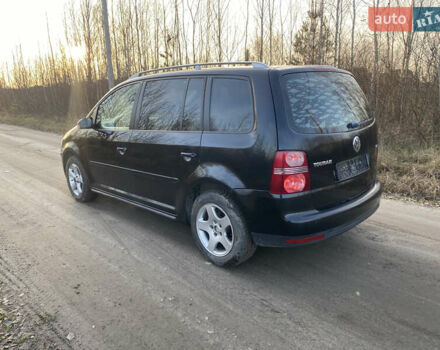 Черный Фольксваген Туран, объемом двигателя 1.9 л и пробегом 367 тыс. км за 3400 $, фото 3 на Automoto.ua