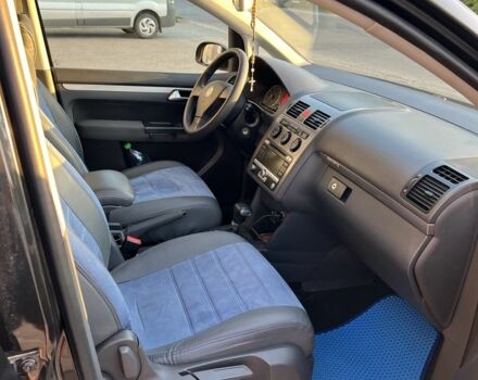 Черный Фольксваген Туран, объемом двигателя 1.4 л и пробегом 271 тыс. км за 5000 $, фото 5 на Automoto.ua