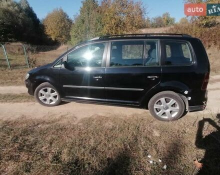 Чорний Фольксваген Туран, об'ємом двигуна 1.6 л та пробігом 250 тис. км за 7700 $, фото 5 на Automoto.ua