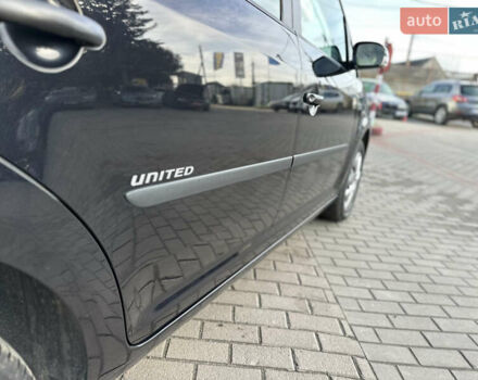 Черный Фольксваген Туран, объемом двигателя 1.6 л и пробегом 230 тыс. км за 7400 $, фото 32 на Automoto.ua