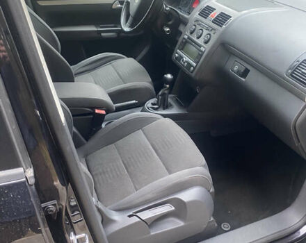 Чорний Фольксваген Туран, об'ємом двигуна 1.39 л та пробігом 187 тис. км за 6500 $, фото 21 на Automoto.ua