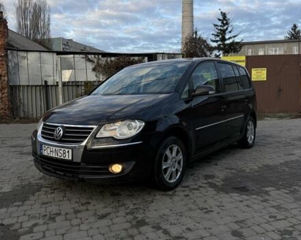 Черный Фольксваген Туран, объемом двигателя 2 л и пробегом 300 тыс. км за 3300 $, фото 2 на Automoto.ua
