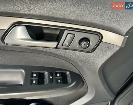 Чорний Фольксваген Туран, об'ємом двигуна 1.97 л та пробігом 313 тис. км за 7500 $, фото 11 на Automoto.ua