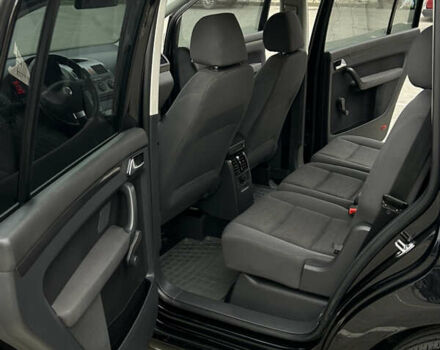 Чорний Фольксваген Туран, об'ємом двигуна 1.9 л та пробігом 124 тис. км за 8700 $, фото 25 на Automoto.ua