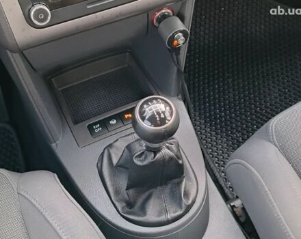 Чорний Фольксваген Туран, об'ємом двигуна 2 л та пробігом 260 тис. км за 9390 $, фото 18 на Automoto.ua