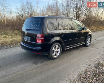 Черный Фольксваген Туран, объемом двигателя 1.9 л и пробегом 367 тыс. км за 3400 $, фото 2 на Automoto.ua