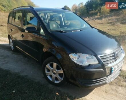 Чорний Фольксваген Туран, об'ємом двигуна 1.6 л та пробігом 250 тис. км за 7700 $, фото 2 на Automoto.ua