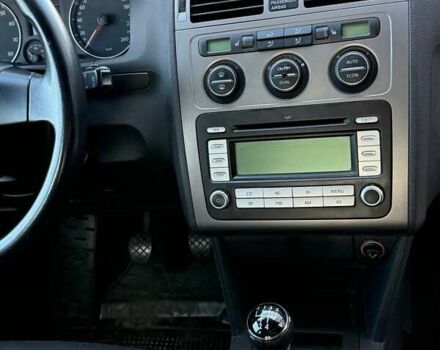 Чорний Фольксваген Туран, об'ємом двигуна 1.6 л та пробігом 178 тис. км за 7950 $, фото 31 на Automoto.ua