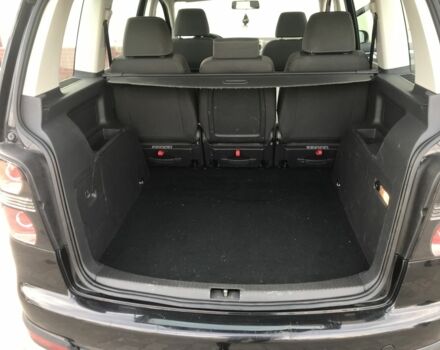 Черный Фольксваген Туран, объемом двигателя 1.4 л и пробегом 260 тыс. км за 6500 $, фото 5 на Automoto.ua