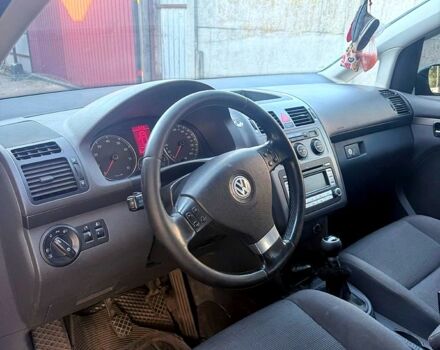 Черный Фольксваген Туран, объемом двигателя 1.4 л и пробегом 250 тыс. км за 4500 $, фото 6 на Automoto.ua