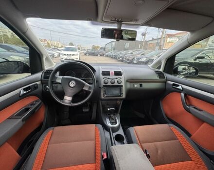 Черный Фольксваген Туран, объемом двигателя 1.9 л и пробегом 278 тыс. км за 7100 $, фото 17 на Automoto.ua