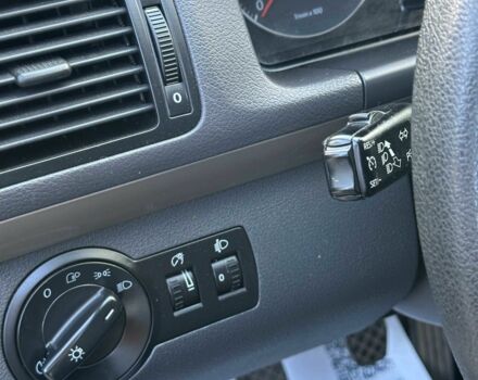 Черный Фольксваген Туран, объемом двигателя 1.4 л и пробегом 214 тыс. км за 6700 $, фото 7 на Automoto.ua