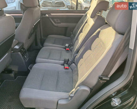 Черный Фольксваген Туран, объемом двигателя 2 л и пробегом 260 тыс. км за 9390 $, фото 13 на Automoto.ua