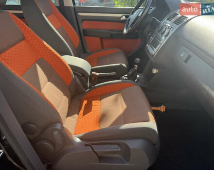 Черный Фольксваген Туран, объемом двигателя 1.4 л и пробегом 278 тыс. км за 6700 $, фото 12 на Automoto.ua