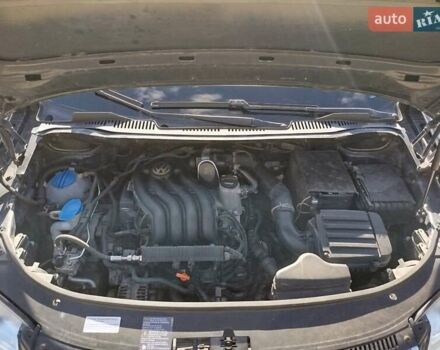 Черный Фольксваген Туран, объемом двигателя 1.98 л и пробегом 290 тыс. км за 5550 $, фото 7 на Automoto.ua