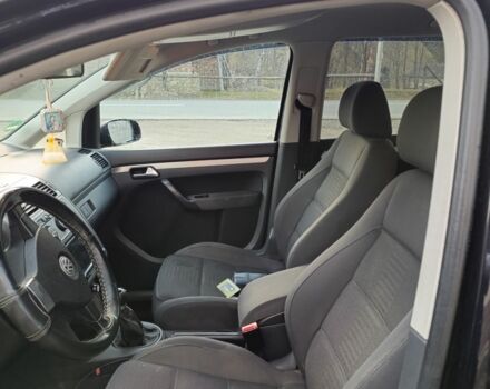 Черный Фольксваген Туран, объемом двигателя 2 л и пробегом 320 тыс. км за 6800 $, фото 11 на Automoto.ua