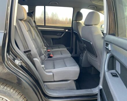 Чорний Фольксваген Туран, об'ємом двигуна 1.9 л та пробігом 367 тис. км за 3400 $, фото 9 на Automoto.ua