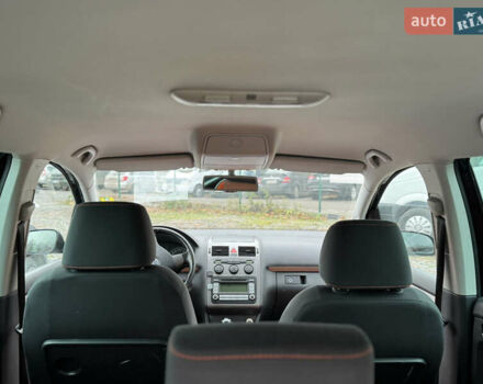 Черный Фольксваген Туран, объемом двигателя 1.4 л и пробегом 278 тыс. км за 6700 $, фото 24 на Automoto.ua