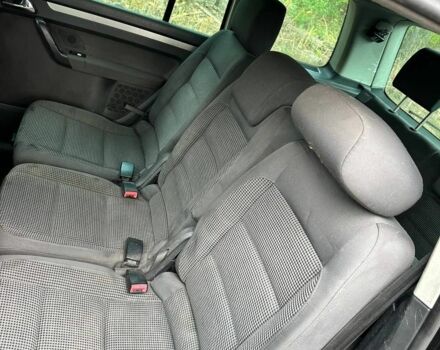 Черный Фольксваген Туран, объемом двигателя 1.9 л и пробегом 244 тыс. км за 1650 $, фото 3 на Automoto.ua