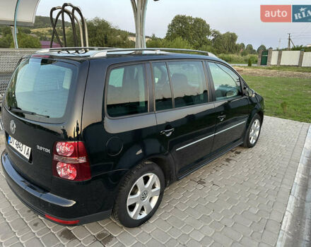 Чорний Фольксваген Туран, об'ємом двигуна 1.97 л та пробігом 270 тис. км за 8300 $, фото 6 на Automoto.ua