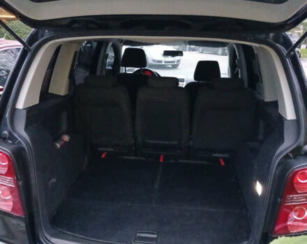 Черный Фольксваген Туран, объемом двигателя 1.97 л и пробегом 163 тыс. км за 7800 $, фото 2 на Automoto.ua