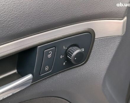 Чорний Фольксваген Туран, об'ємом двигуна 2 л та пробігом 260 тис. км за 9390 $, фото 23 на Automoto.ua