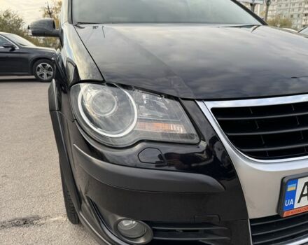 Черный Фольксваген Туран, объемом двигателя 1.9 л и пробегом 278 тыс. км за 7100 $, фото 15 на Automoto.ua