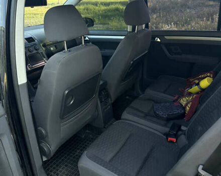 Черный Фольксваген Туран, объемом двигателя 1.39 л и пробегом 242 тыс. км за 7500 $, фото 9 на Automoto.ua