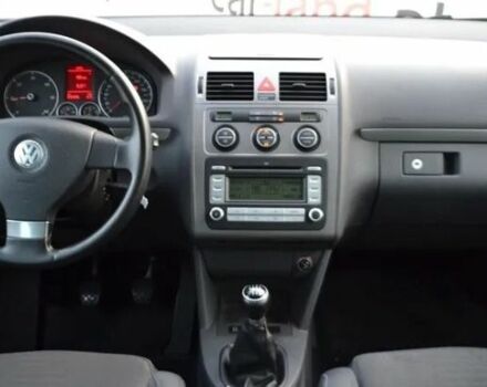 Черный Фольксваген Туран, объемом двигателя 2 л и пробегом 216 тыс. км за 5399 $, фото 12 на Automoto.ua