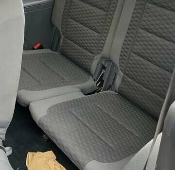 Черный Фольксваген Туран, объемом двигателя 1.97 л и пробегом 318 тыс. км за 6000 $, фото 20 на Automoto.ua